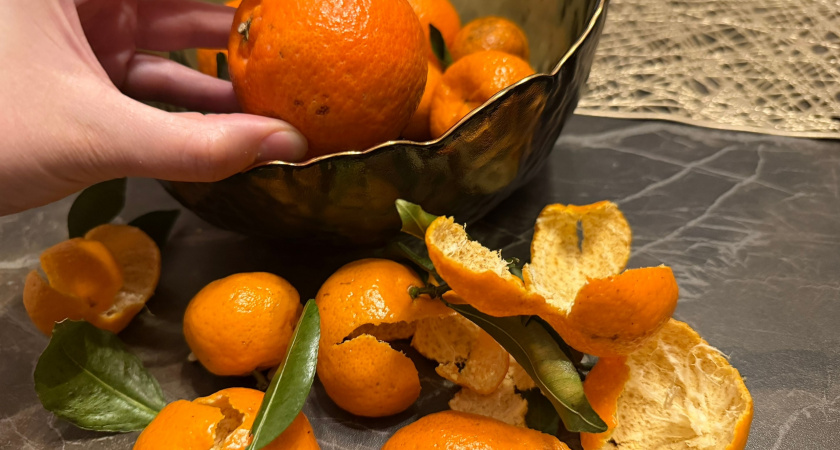 Мандариновые корки не выбрасываю - готовлю из них волшебную приправу: подходит к мясу, рыбе и овощам