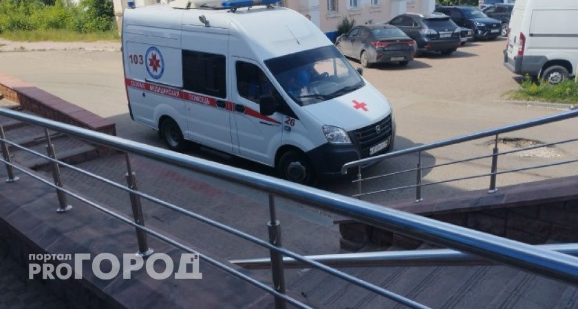 В Орске пьяный мужчина напал на врача и водителя скорой помощи