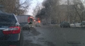 В Оренбурге сгорел автомобиль в центре города
