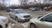 В Оренбурге с многоэтажки на автомобили рухнули кирпичи