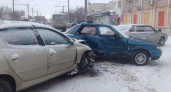 В Оренбурге в результате столкновения "Пежо" и ВАЗа пострадала 56-летняя женщина