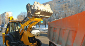 В Оренбурге уборочная техника приступила к расчистке дорог