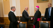 Католики в Оренбурге. Юрий Берг встретился с послом Ватикана