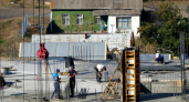 Нон-стоп. Строительство многоэтажки в воскресенье, фото Жанны Валиевой