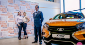 Почему LADA, а не Mercedes? Открылся обновленный автосалон Оренбургсервис, видео Орен1
