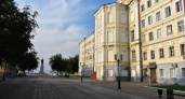Чкалов, фонарь, букашка. Фотопрогулка Евгения Николаева по утреннему Оренбургу