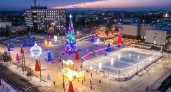 Ёлочка, гори! В Оренбурге заработал новогодний городок на площади Ленина