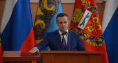 Вернувшегося из отпуска Владимира Ильиных встретили на пороге администрации с цветами