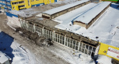 В Оренбурге сносят бывший торговый центра «Три кита»