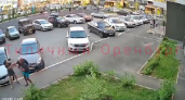 В Оренбурге мужчина избил соседку