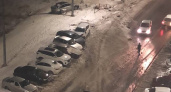 В Оренбурге спящий водитель грузовика протаранил девять автомобилей 