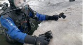 Водолазы из Орска нашли пистолет на дне реки по запросу полиции