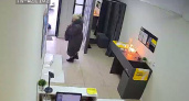 Ярость в огне: женщина подожгла пункт выдачи на Джангильдина в Оренбурге!