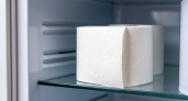 Показала маме, как работает бумага в холодильнике — теперь и она кладёт туда рулон. Простой, но гениальный лайфхак