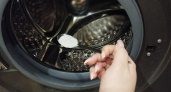 Вот почему вещи в машинке перестали отстирываться - оказалось, что большинство хозяек сыпят порошок не в тот лоток