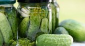 Зимой себя хвалила за то, что закрыла 40 банок: простой способ засолки огурцов без кипятка, без сахара и без уксуса
