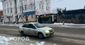 Жители Оренбурга жалуются на гололёд и неубранные тротуары