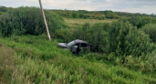 В Оренбуржье водитель пострадал после съезда автомобиля в кювет