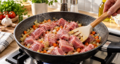 Что обжаривать первым — лук или мясо: главное правило, которое меняет вкус плова