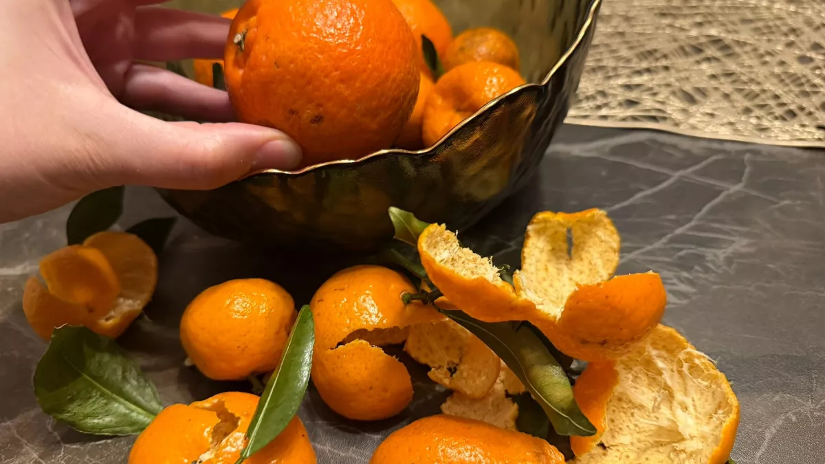 Мандариновые корки не выбрасываю - готовлю из них волшебную приправу: подходит к мясу, рыбе и овощам