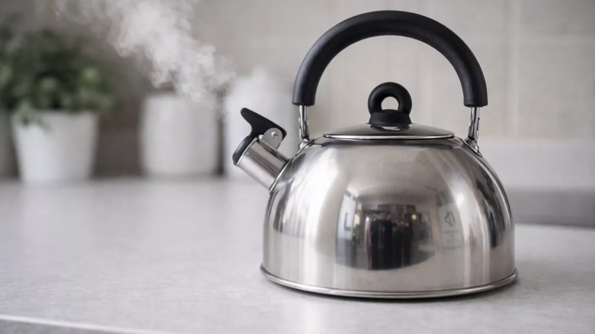 Чайник с кипятком опрокинулся на младенца: оренбургские врачи спасли 10-месячную девочку