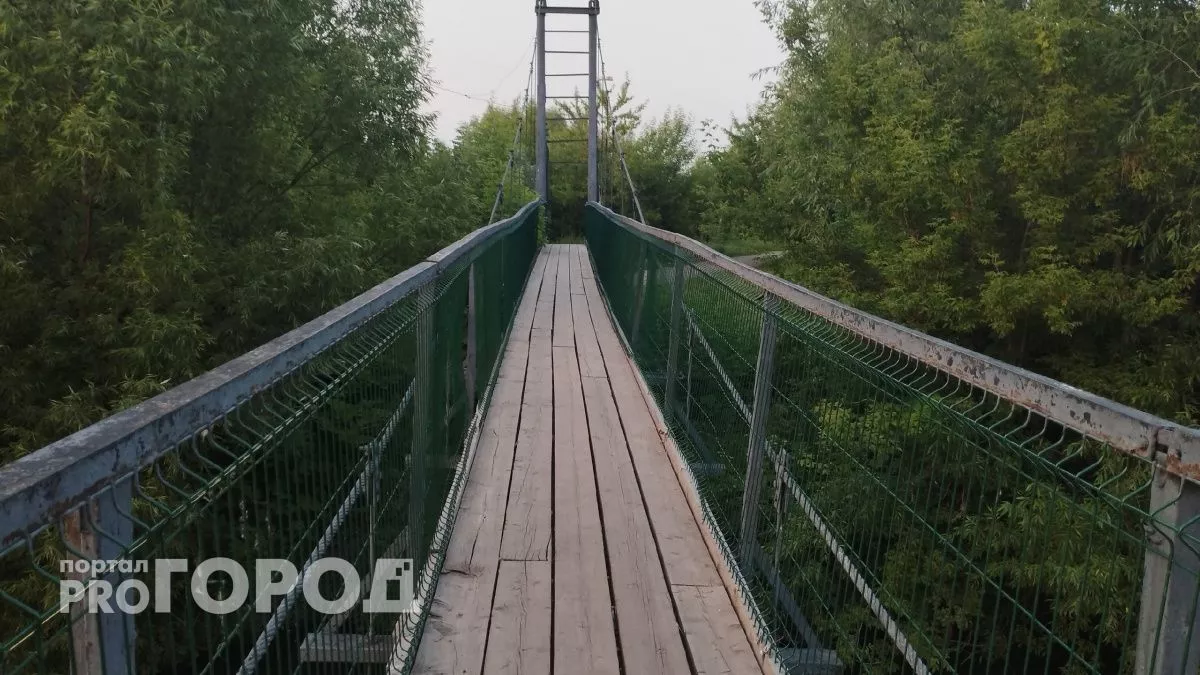 В Оренбурге начали срочный ремонт моста через Урал из-за глубоких ям