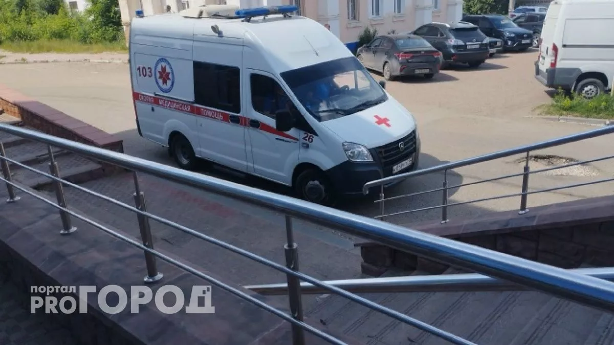 В Орске пьяный мужчина напал на врача и водителя скорой помощи