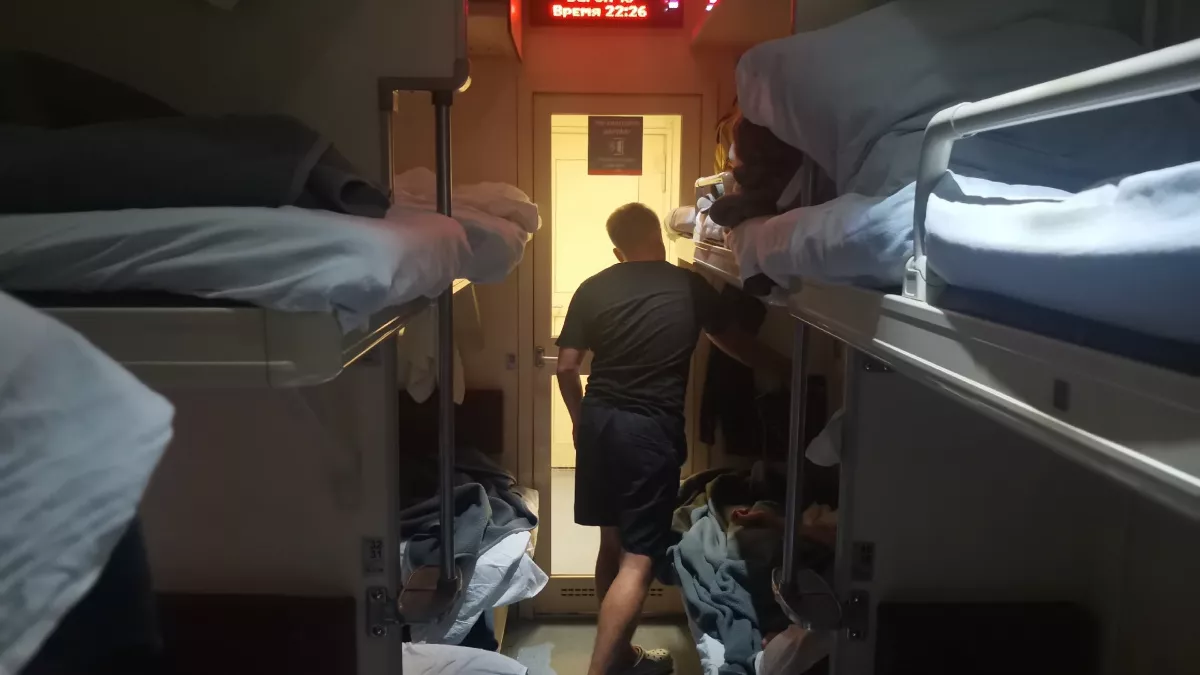 Пассажиры избегают это место в плацкарте, а оно самое лучшее - и вот почему