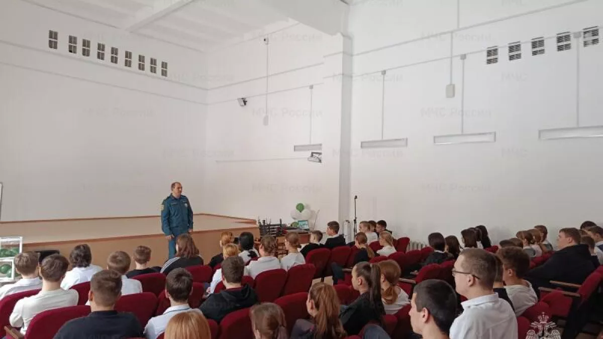 Оренбургским школьникам объяснили, почему весной опасно выходить на лед