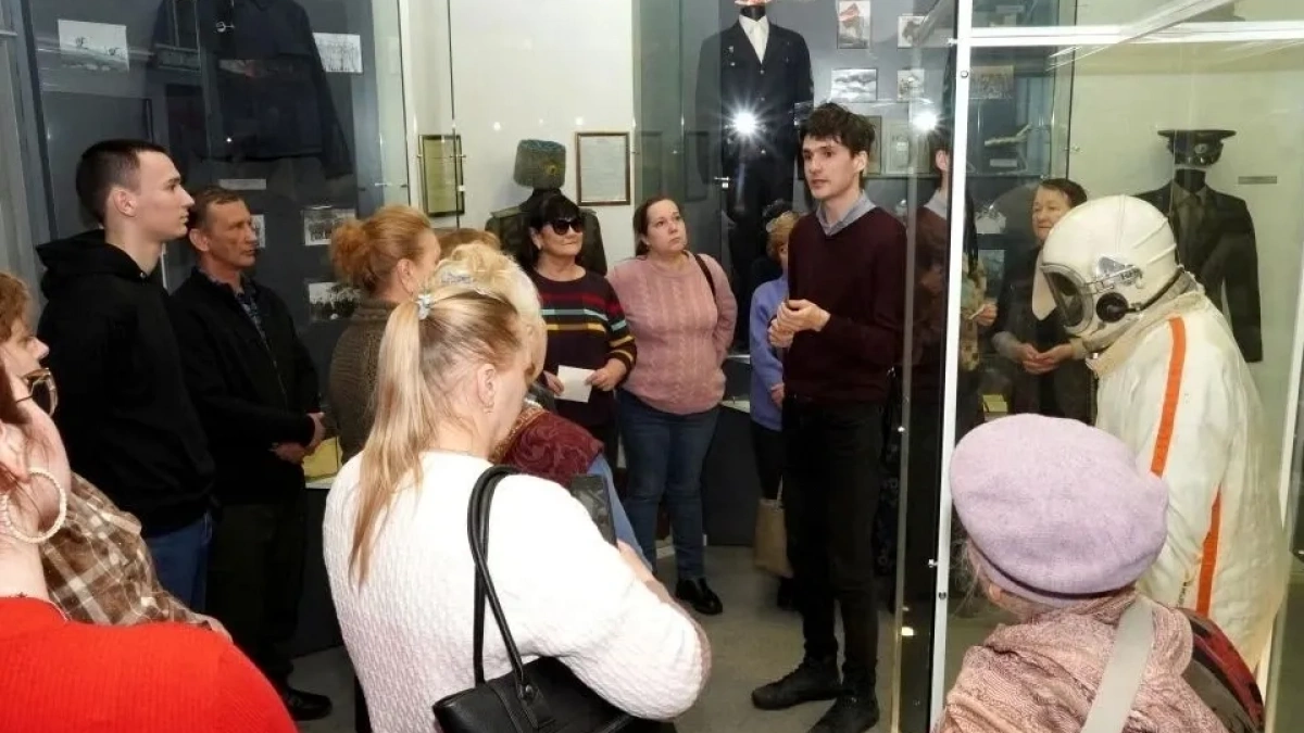 Оренбуржцам показали дом, где жила молодая семья Гагариных