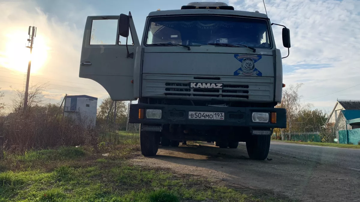 Еще немного и фура оказалась в кювете, а я в числе пропавших без вести: дальнобойщик рассказал, как на самом деле достаются "большие" деньги