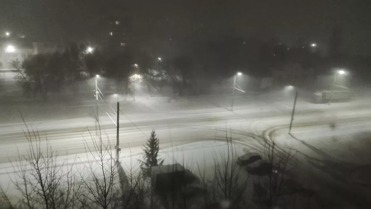 Метель перекрыла дороги в Оренбуржье: движение остановили сразу на двух трассах