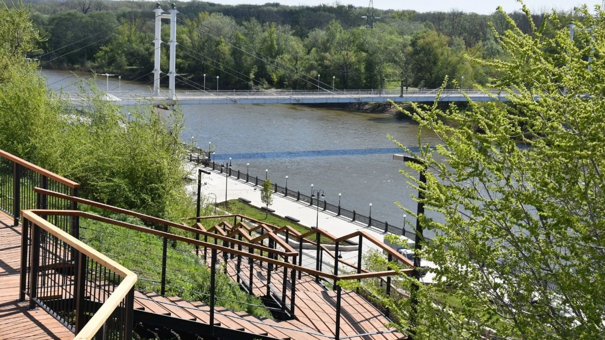 В Оренбурге хотят вложить 27 миллионов рублей в пешеходный мост через Урал