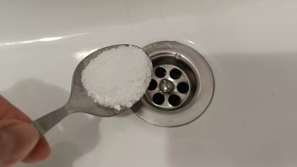 1 капля в слив - и канализация никогда не засориться: опытный сантехник поделился рабочим методом