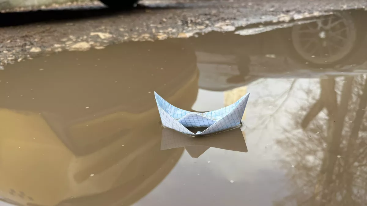 В Орске потоп: жители передвигаются на лодках