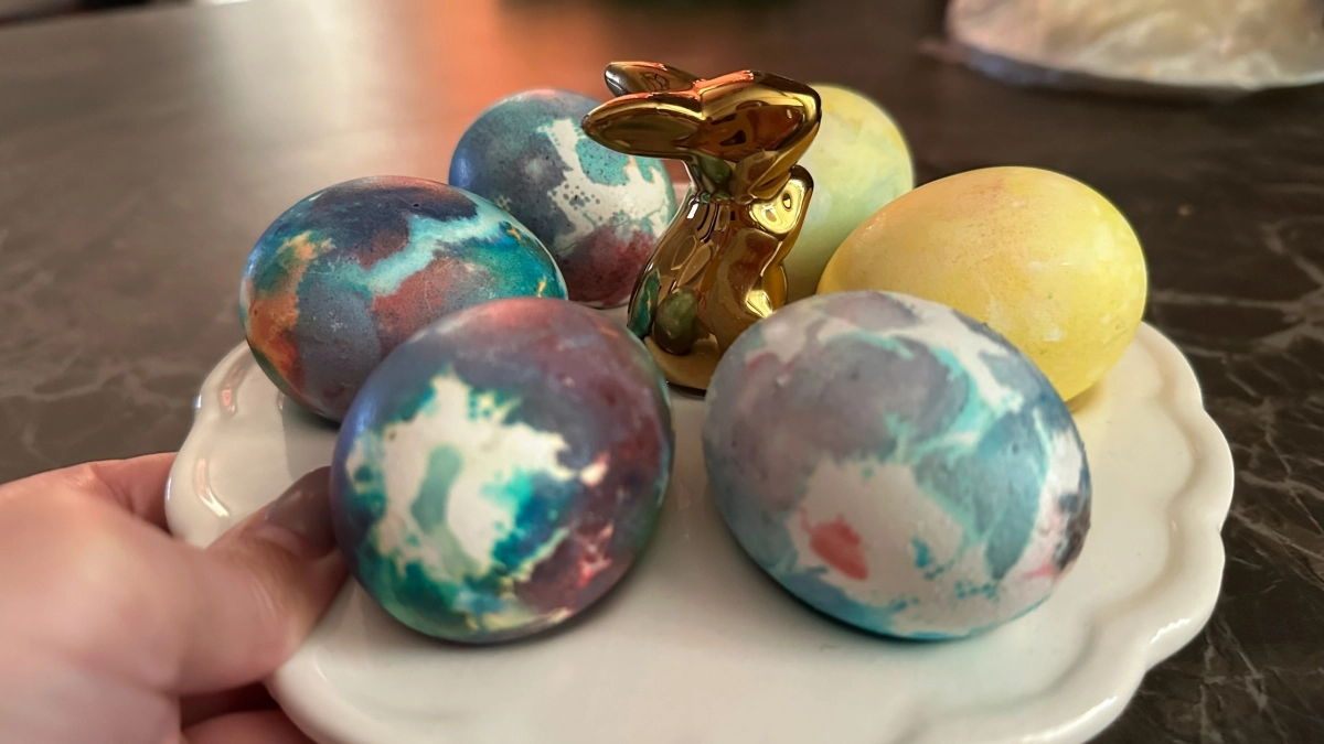 Красим яйца на Пасху 2026:  делаю рубиновые, оливковые и золотые яйца без магазинных красителей