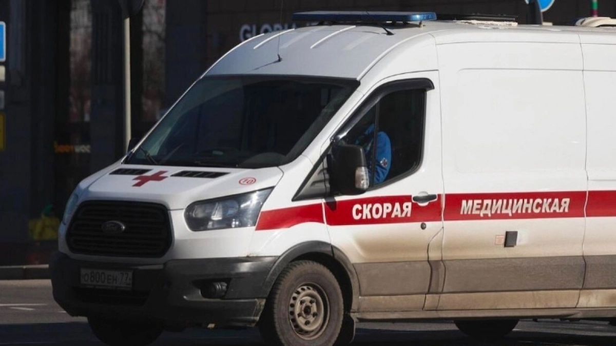 На трассе к границе в Оренбуржье легковушка врезалась в грузовик