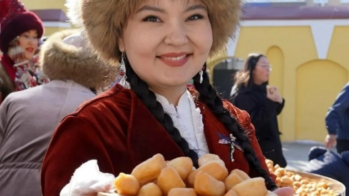 Баурсаки, танцы и шествие: в центре Оренбурга отметили Навруз