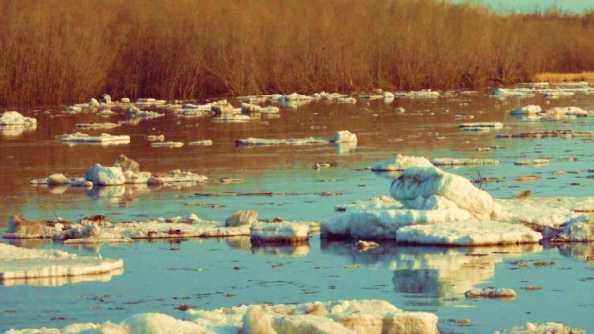 В преддверии паводка в Оренбуржье обновили данные по толщине льда
