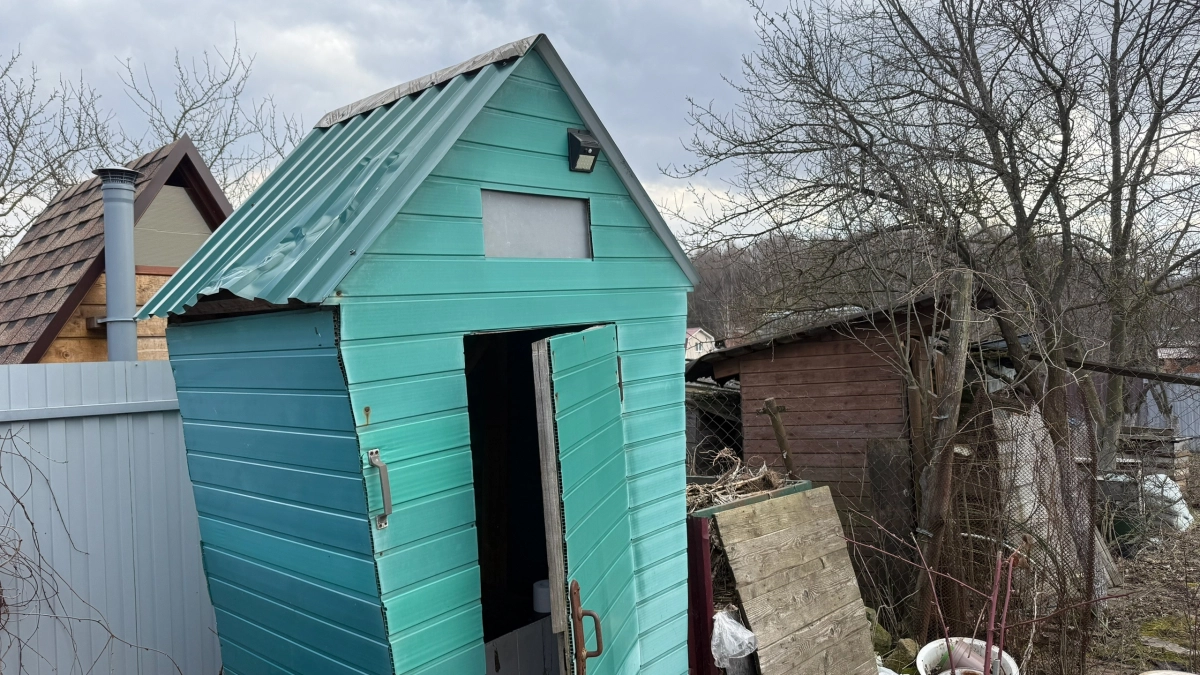 Больше не мучаюсь с откачкой выгребной ямы: дедовская хитрость мигом решила проблему - работает даже со старой ямой