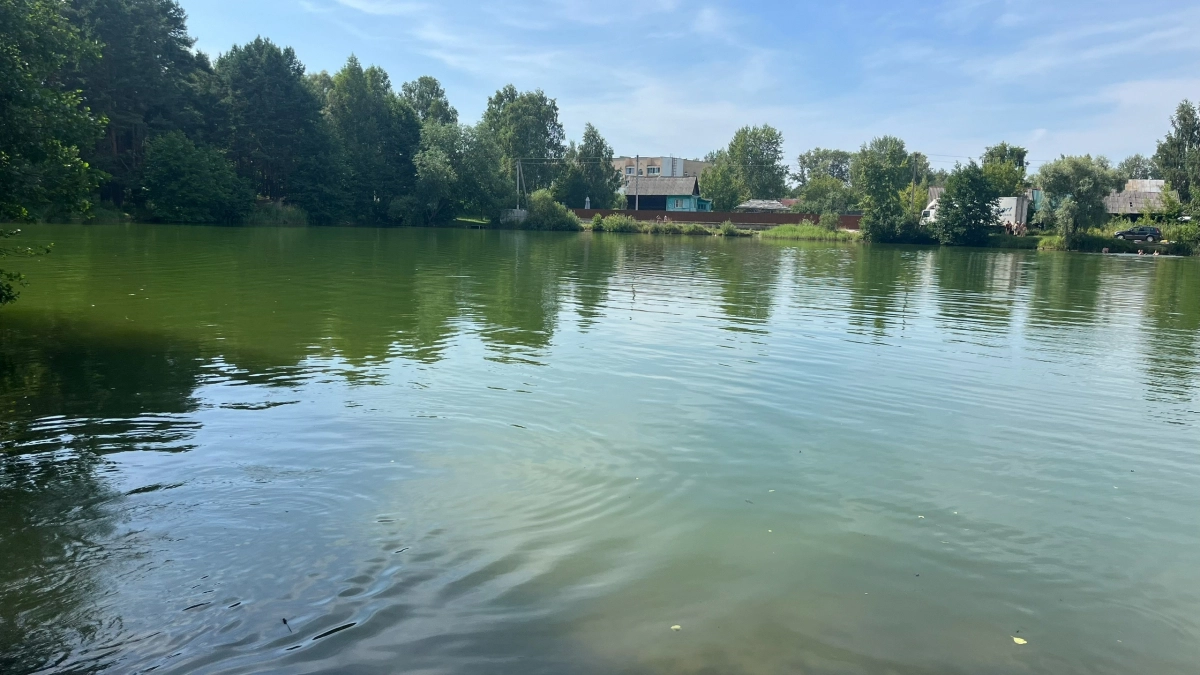 В Бузулуке подтопило улицы, уровень воды в реках резко вырос