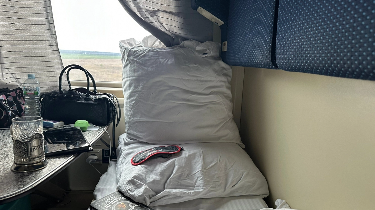 Лучше поеду в поезде с детьми, чем с бабульками: думала, что не выдержу - как старушки испортили мою поездку