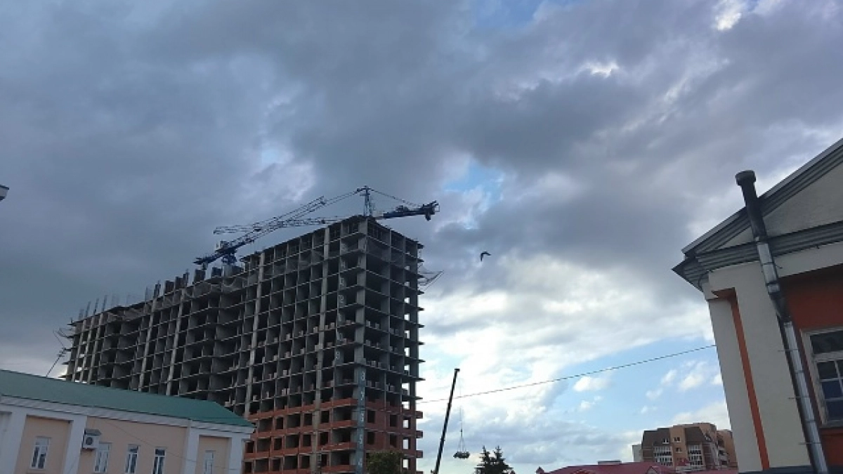 В Оренбурге начальника стройки отдали под суд после смерти рабочего