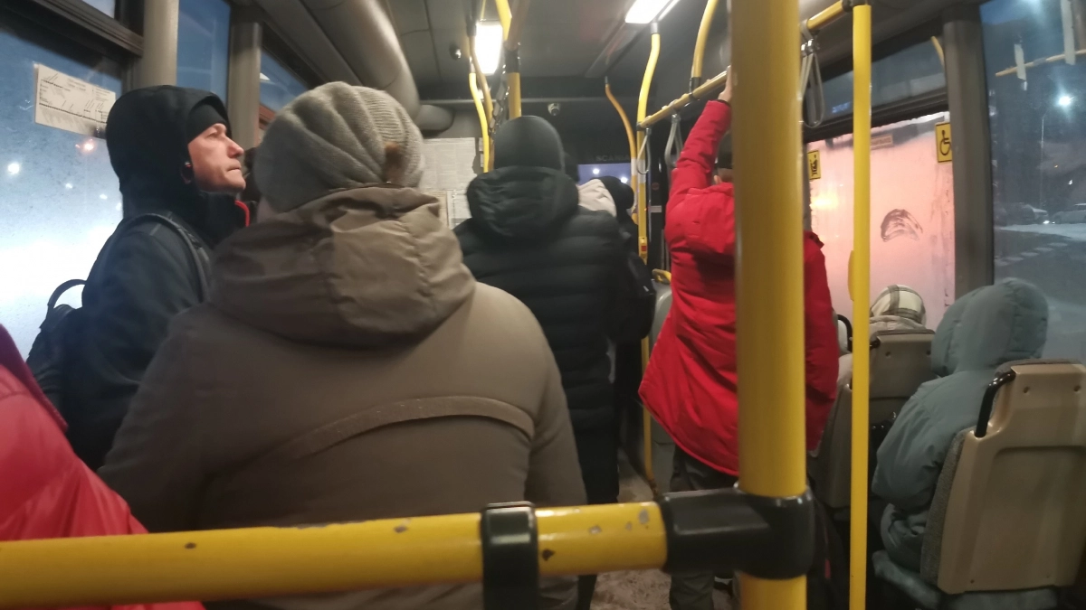 Каждый день, как подвиг: холод, метель и уставшие пассажиры - откровение водителя УАЗ "Буханки" на Севере 