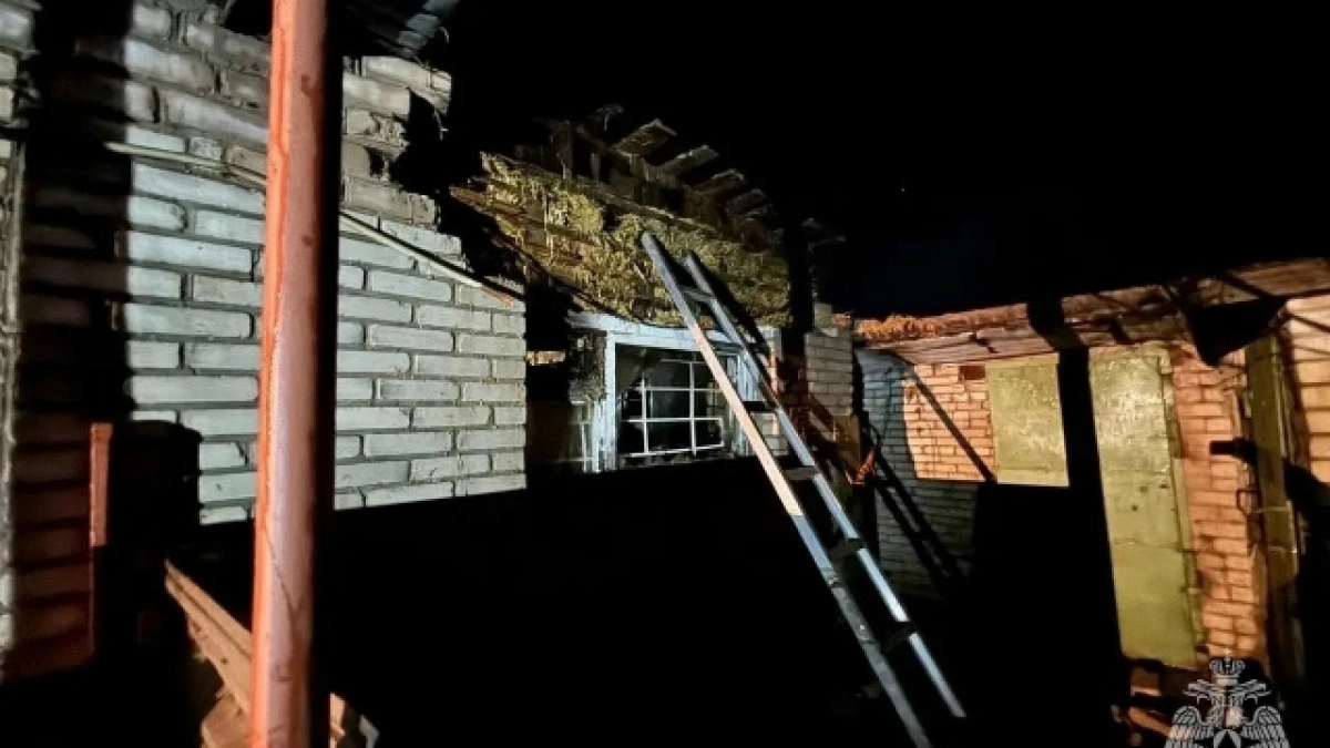 В Орске при пожаре в жилом доме пострадал мужчина