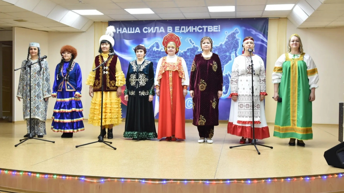 В Новотроицке больше 200 воспитателей вышли на сцену ради городского конкурса