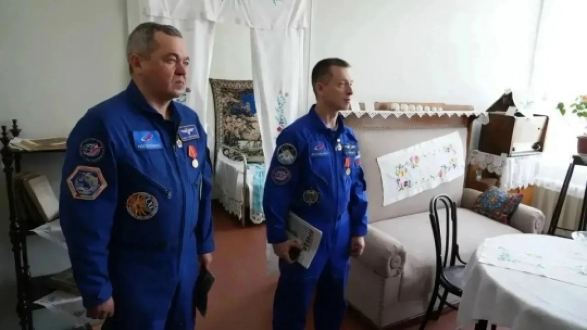 В Оренбурге музей Гагариных посетили российские космонавты