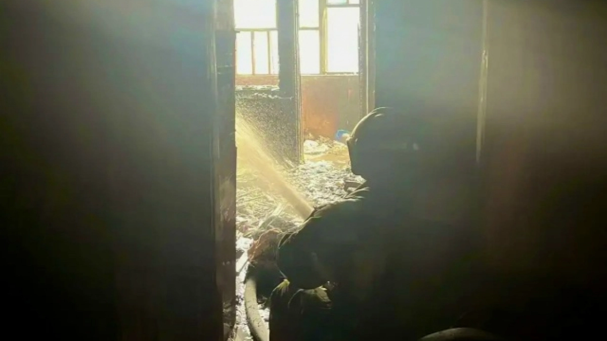 В Бузулуке при пожаре в многоэтажке спасли пять человек