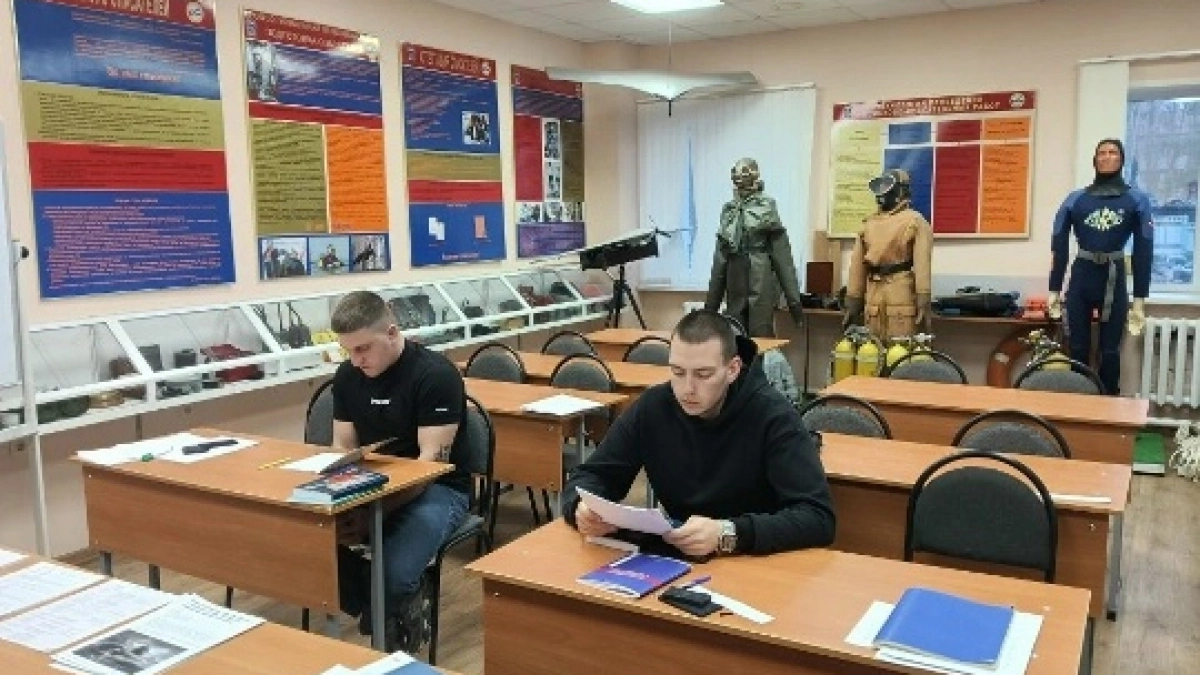 Водолазы из Оренбуржья проходят профессиональное обучение в Уфе