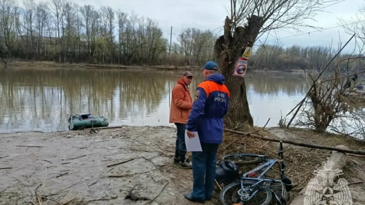 Оренбургским рыбакам напомнили о правилах безопасности на воде